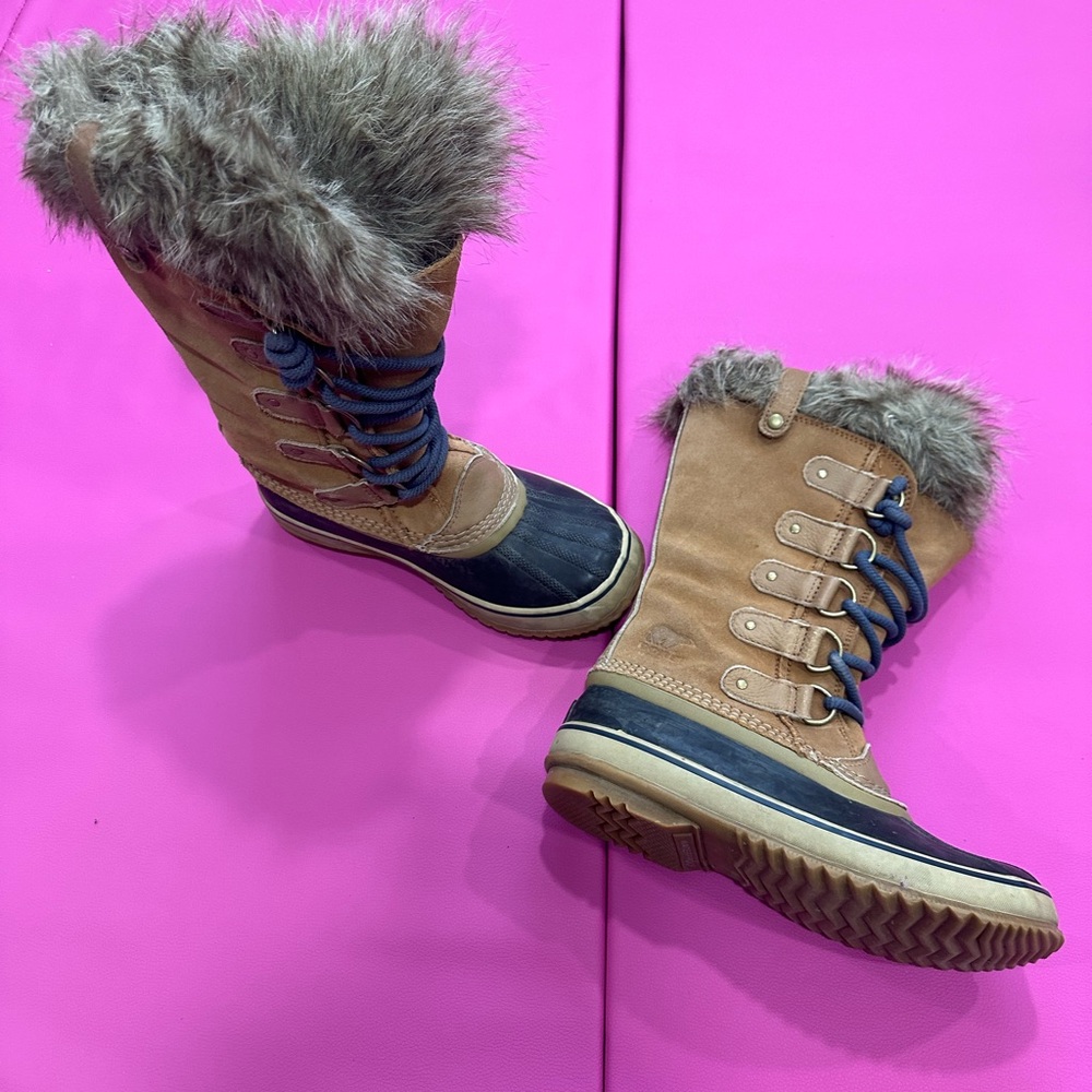 Sorel Tan and Black Winter Boots with Fur Trim